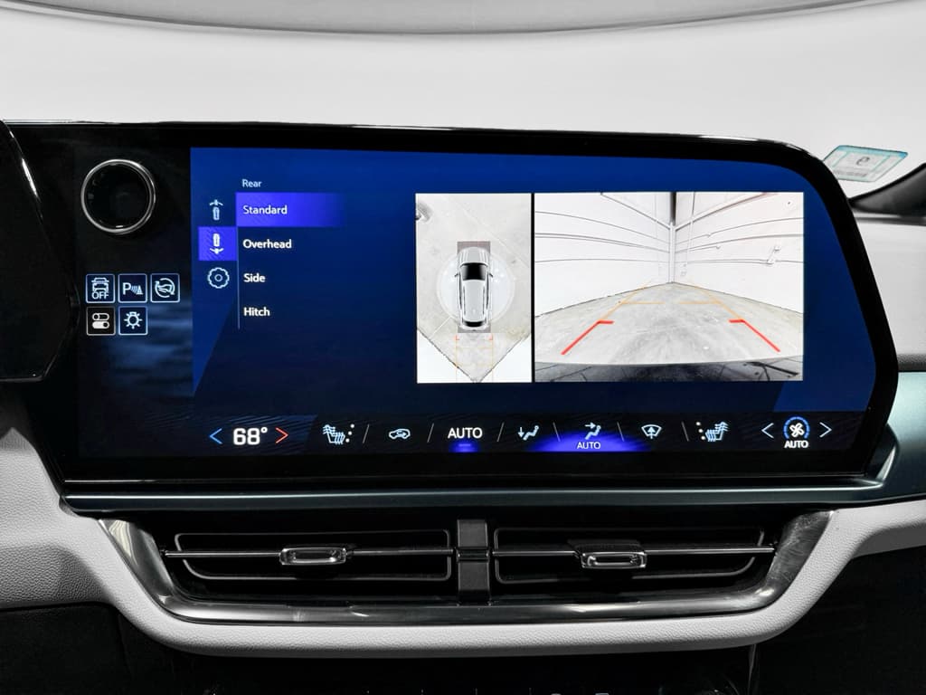 2025 Chevrolet Equinox EV view 13