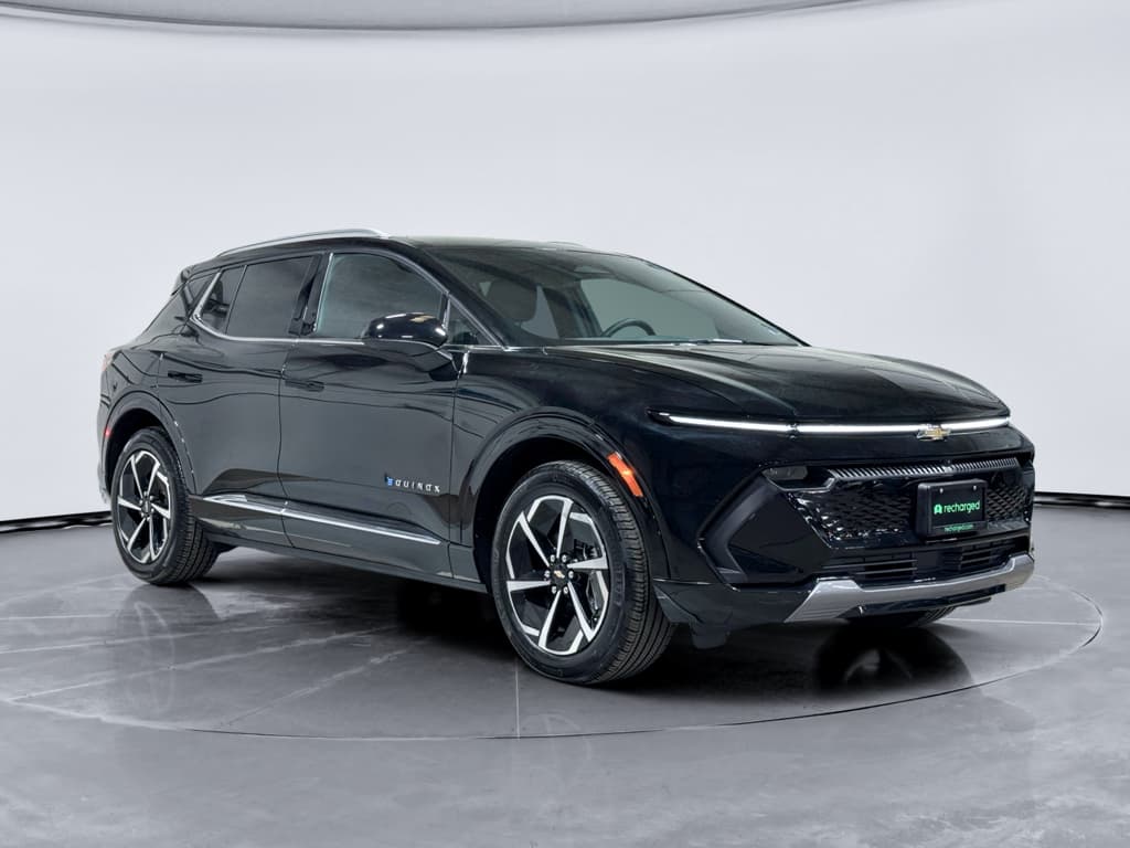2025 Chevrolet Equinox EV view 4