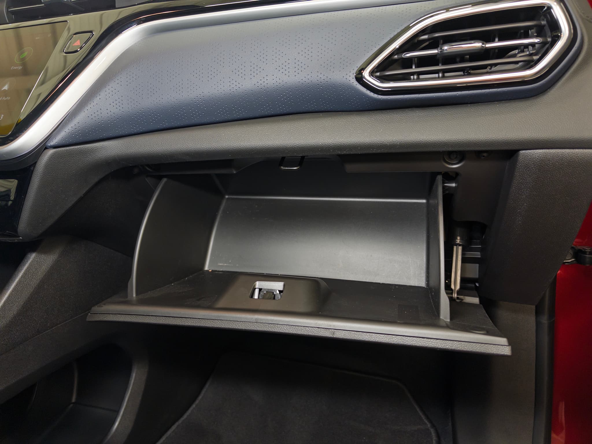 2023 Chevrolet Bolt EUV view 19