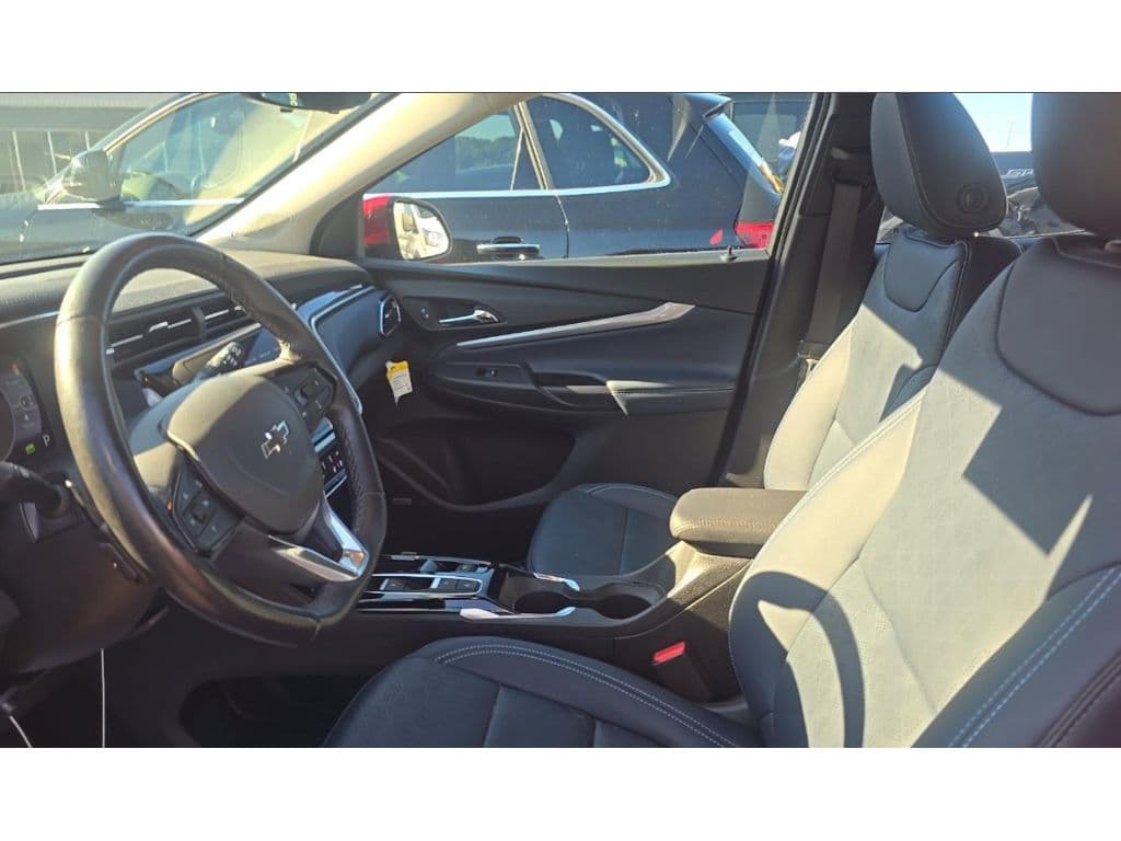 2023 Chevrolet Bolt EUV view 5