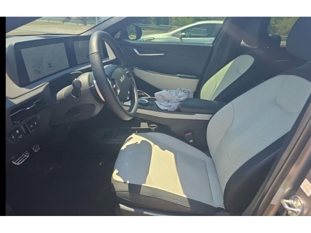 2023 Kia EV6 view 5