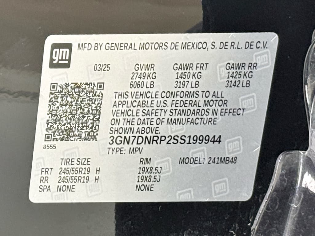 2025 Chevrolet Equinox EV view 28