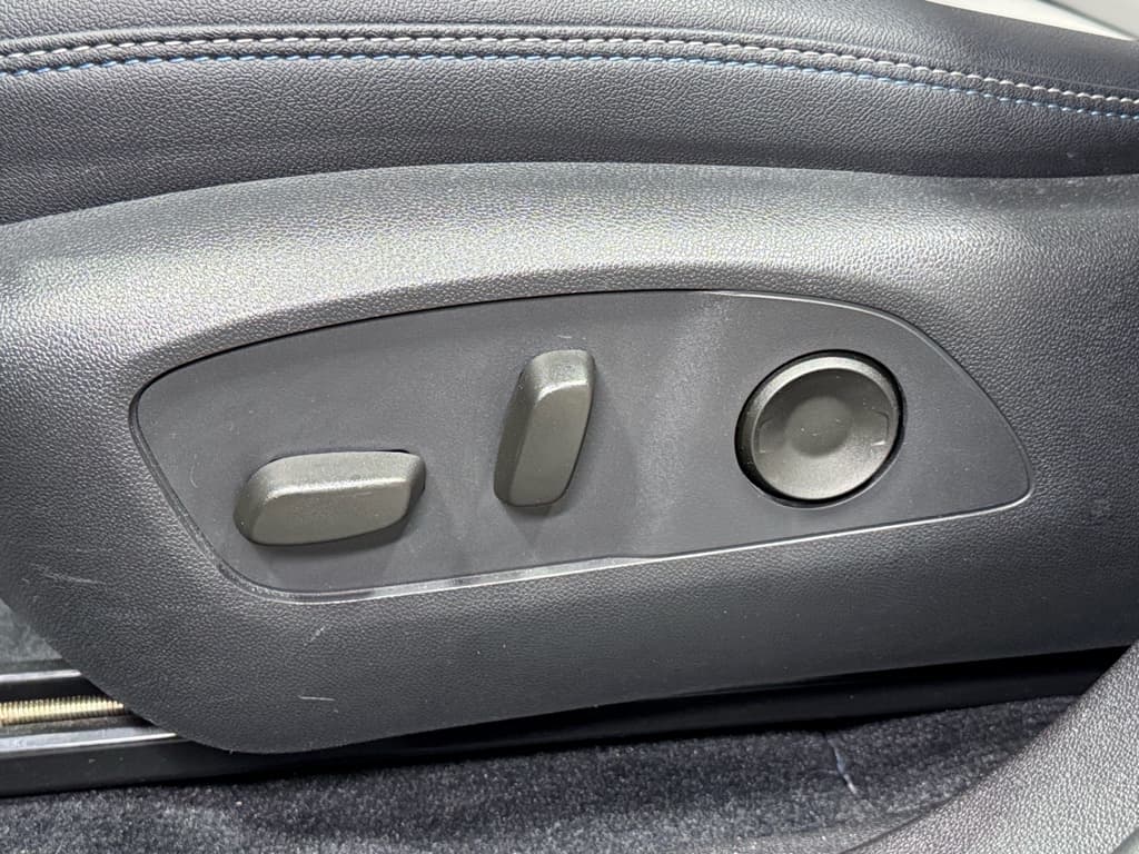 2025 Chevrolet Equinox EV view 7