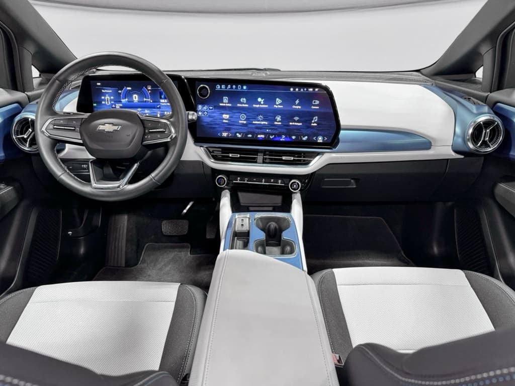 2025 Chevrolet Equinox EV view 17