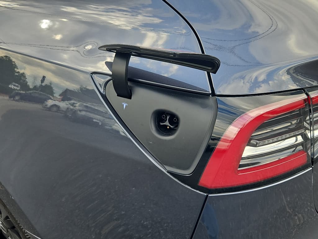 2022 Tesla Model 3 view 5