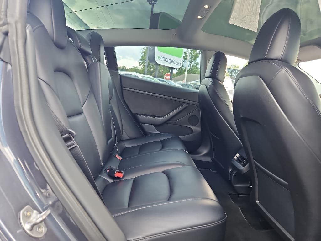 2022 Tesla Model 3 view 18