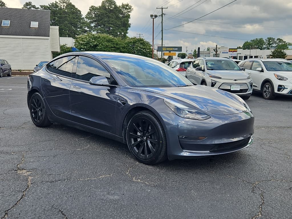 2022 Tesla Model 3 view 4