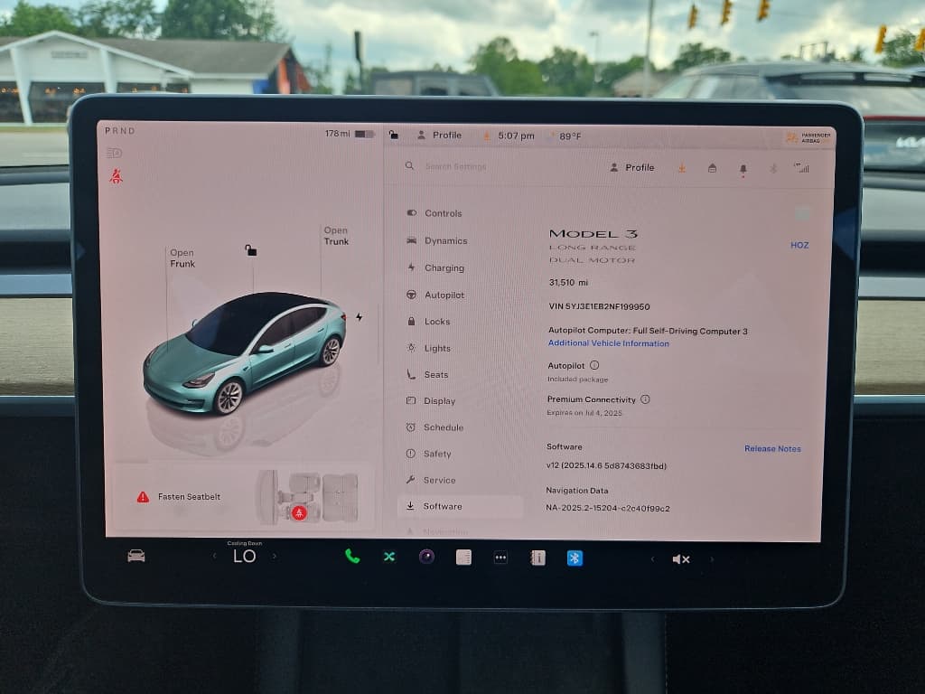 2022 Tesla Model 3 view 10