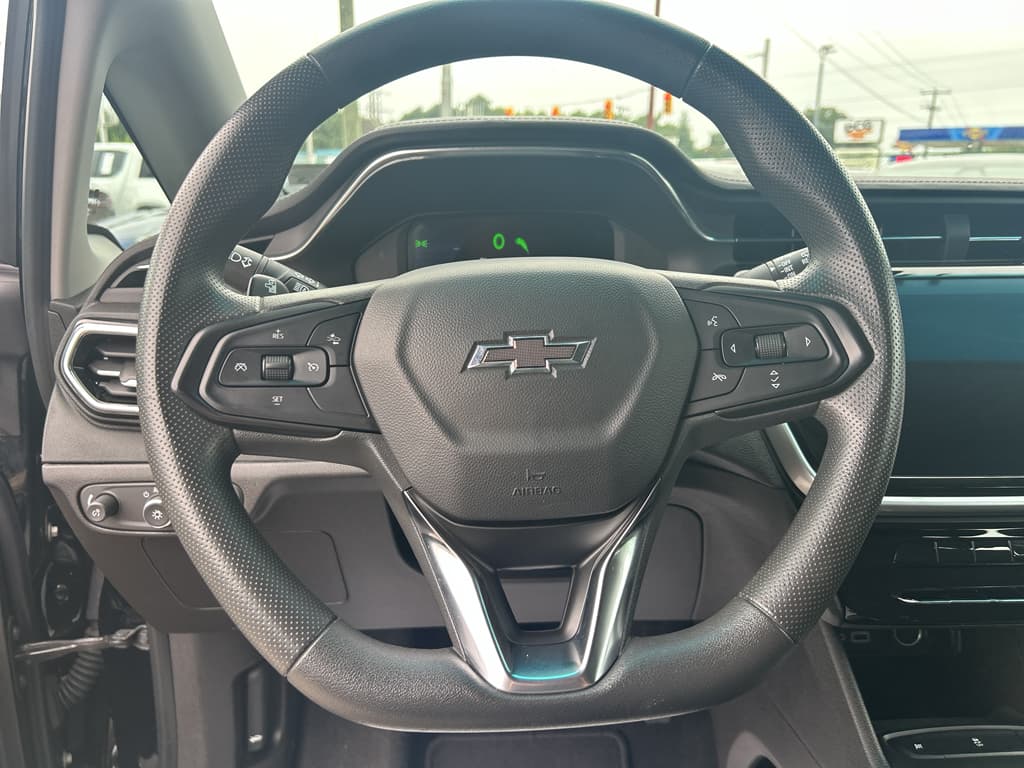 2023 Chevrolet Bolt EV view 7