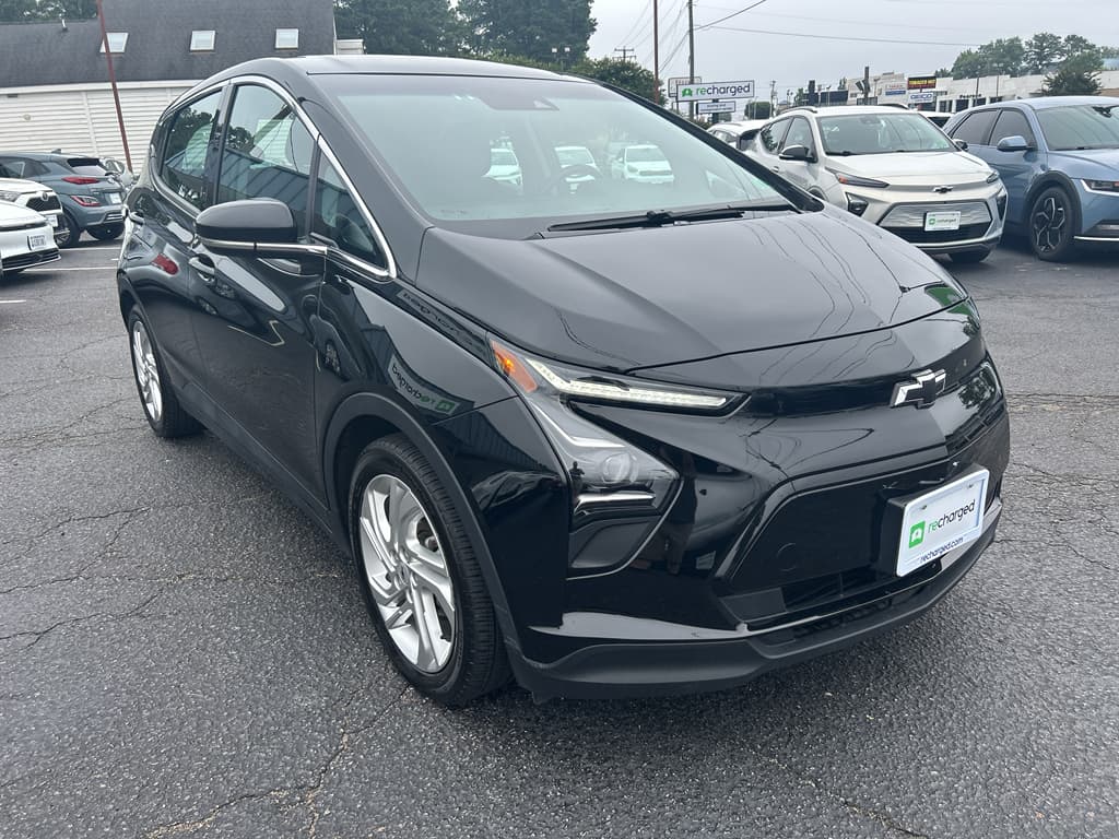 2023 Chevrolet Bolt EV view 4