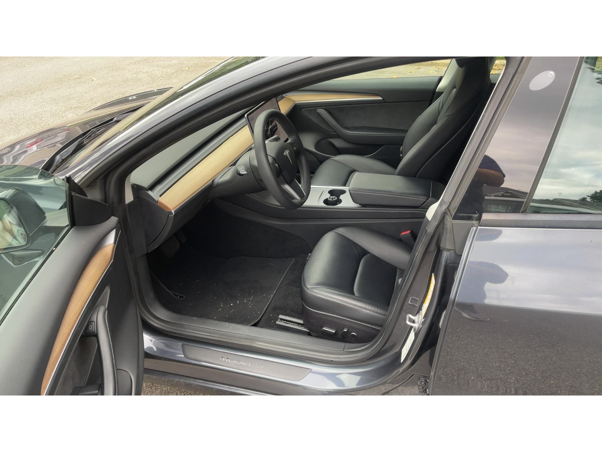 2022 Tesla Model 3 view 5