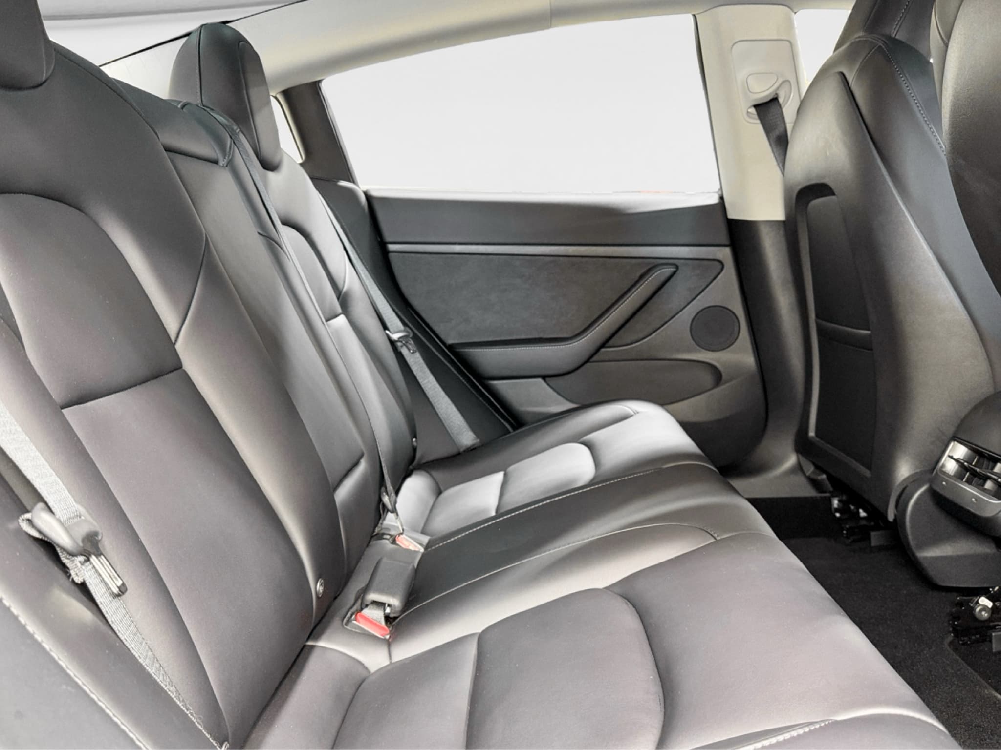 2022 Tesla Model 3 view 21