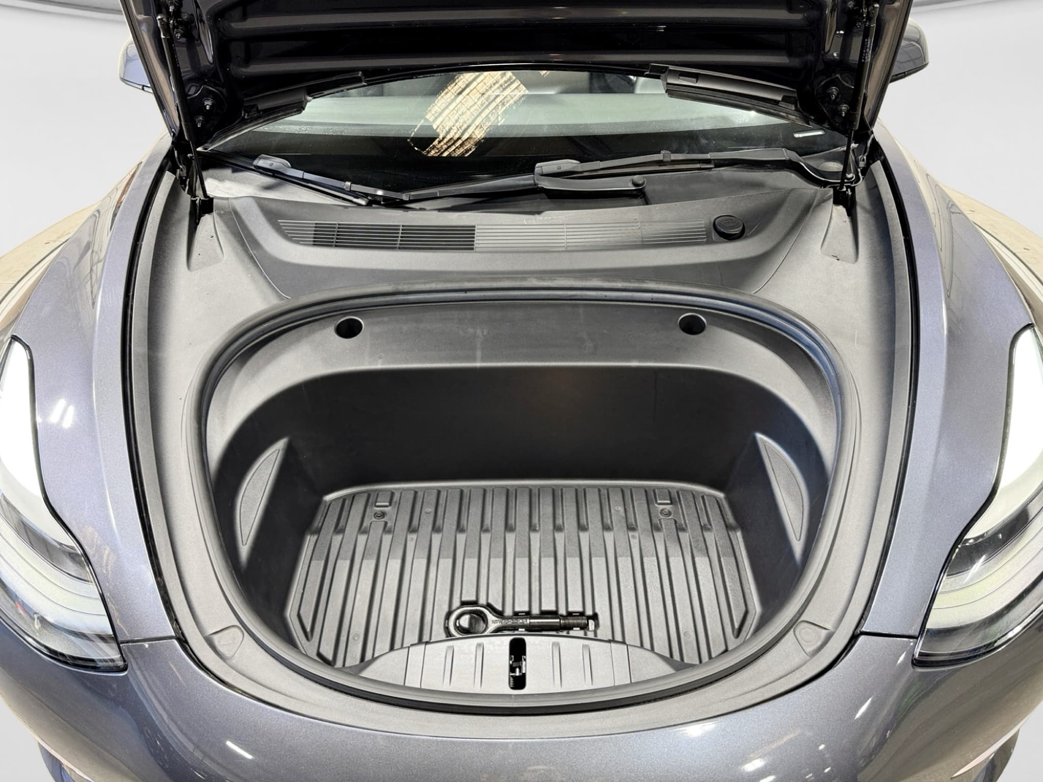 2022 Tesla Model 3 view 23