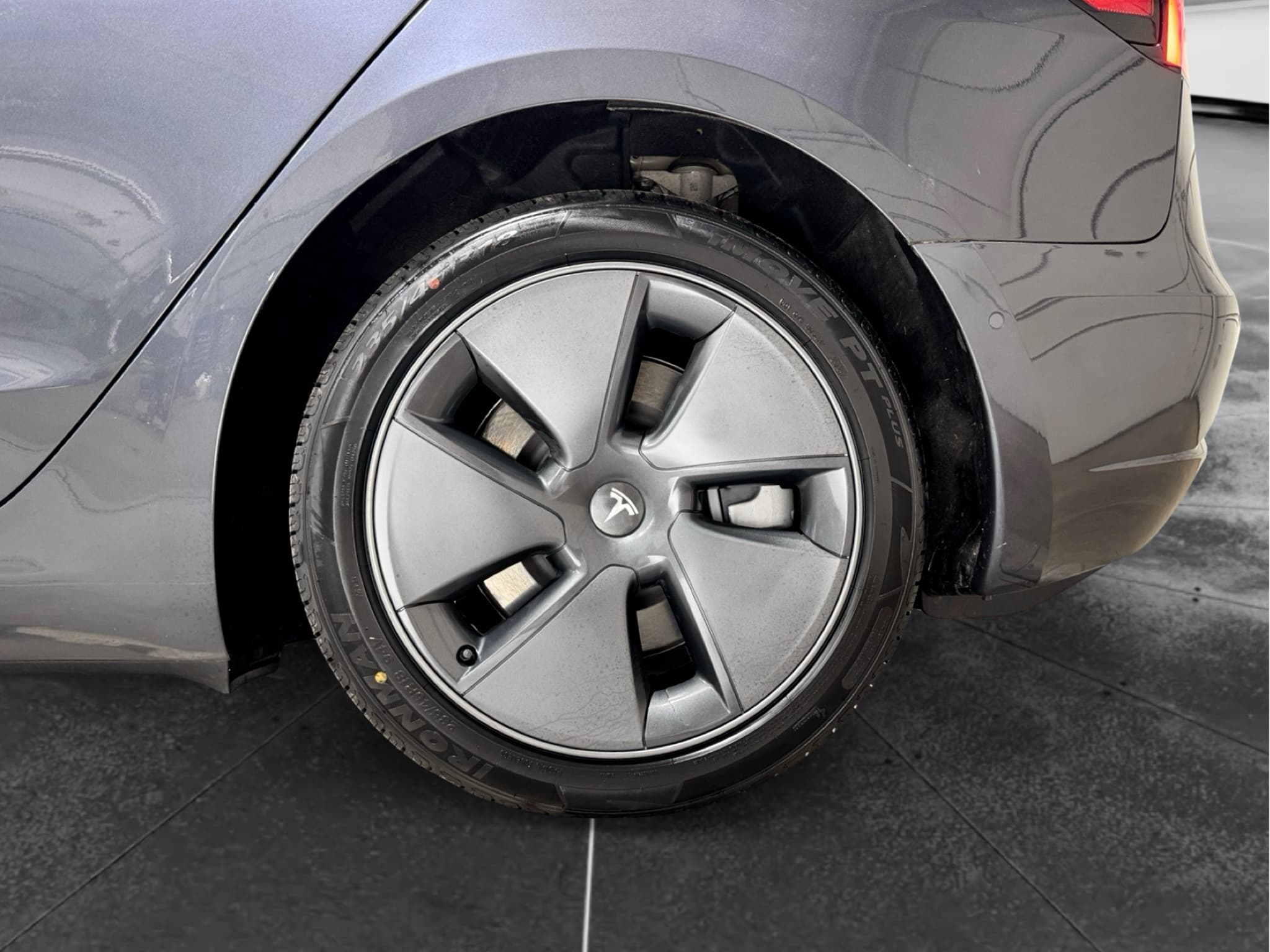 2022 Tesla Model 3 view 31
