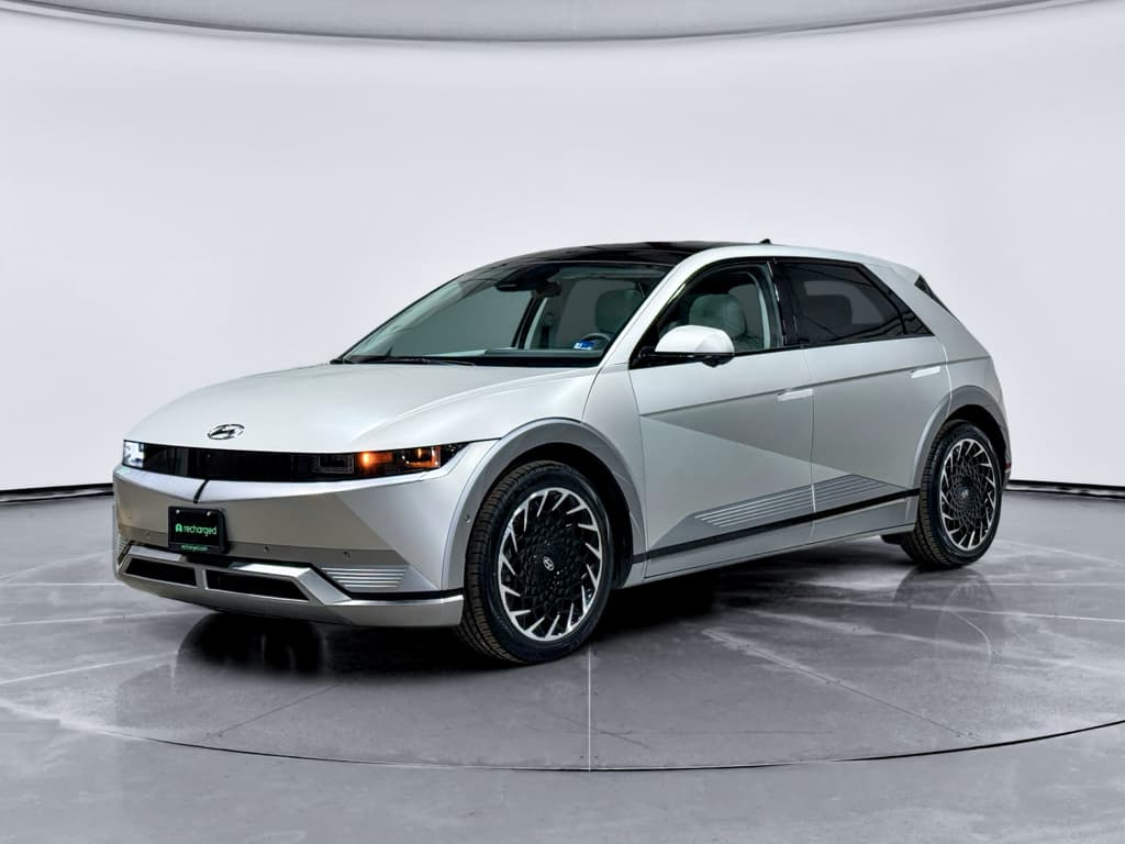 2023 Hyundai IONIQ 5 view 1