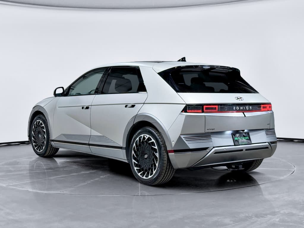 2023 Hyundai IONIQ 5 view 2