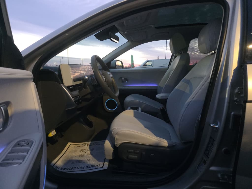 2023 Hyundai IONIQ 5 view 5