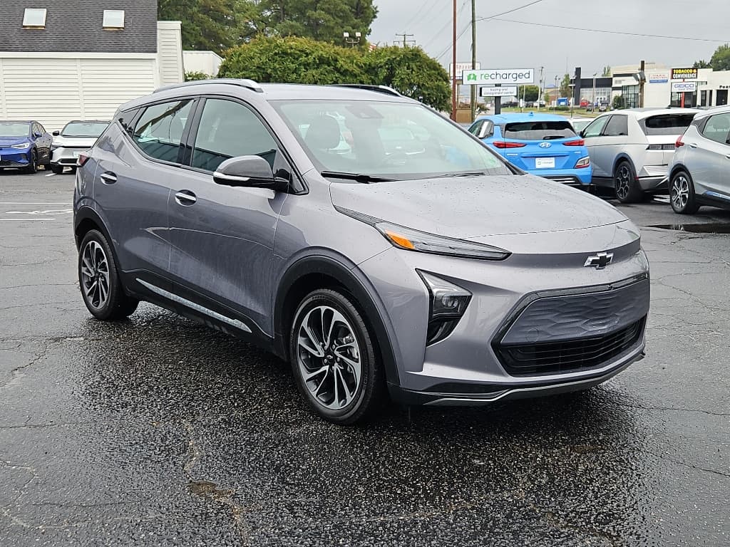 2023 Chevrolet Bolt EUV view 4