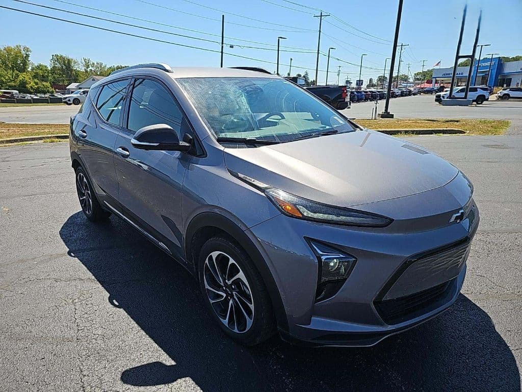 2023 Chevrolet Bolt EUV view 4