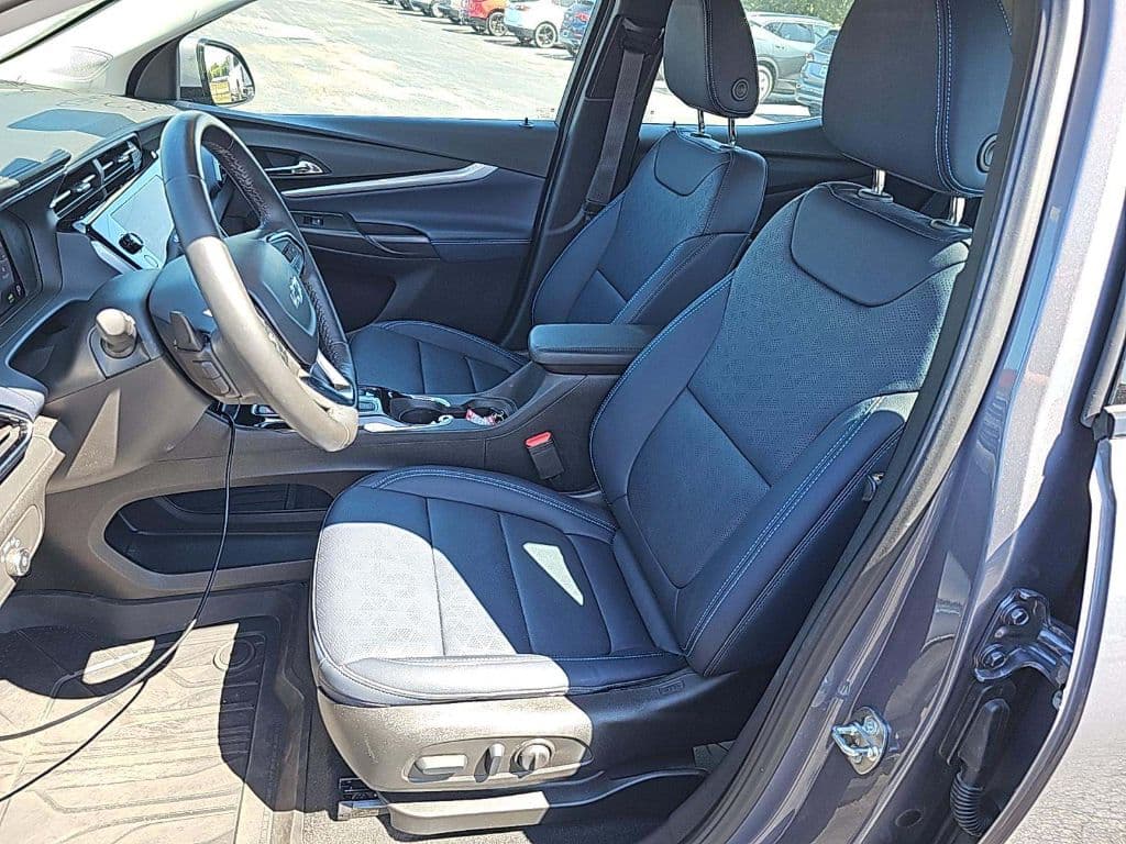 2023 Chevrolet Bolt EUV view 5