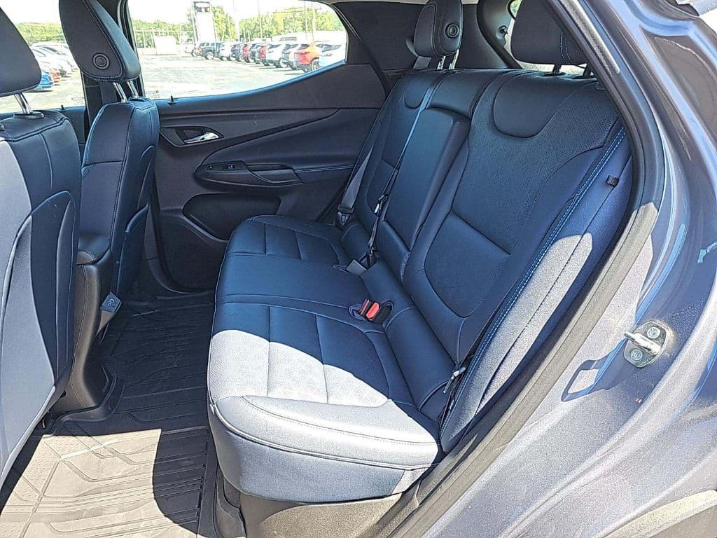 2023 Chevrolet Bolt EUV view 6