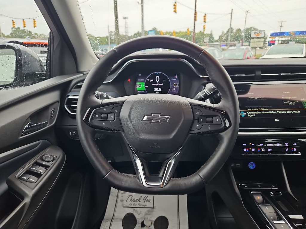 2023 Chevrolet Bolt EUV view 8