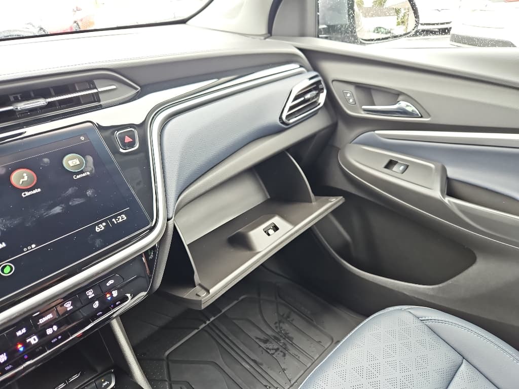 2023 Chevrolet Bolt EUV view 18