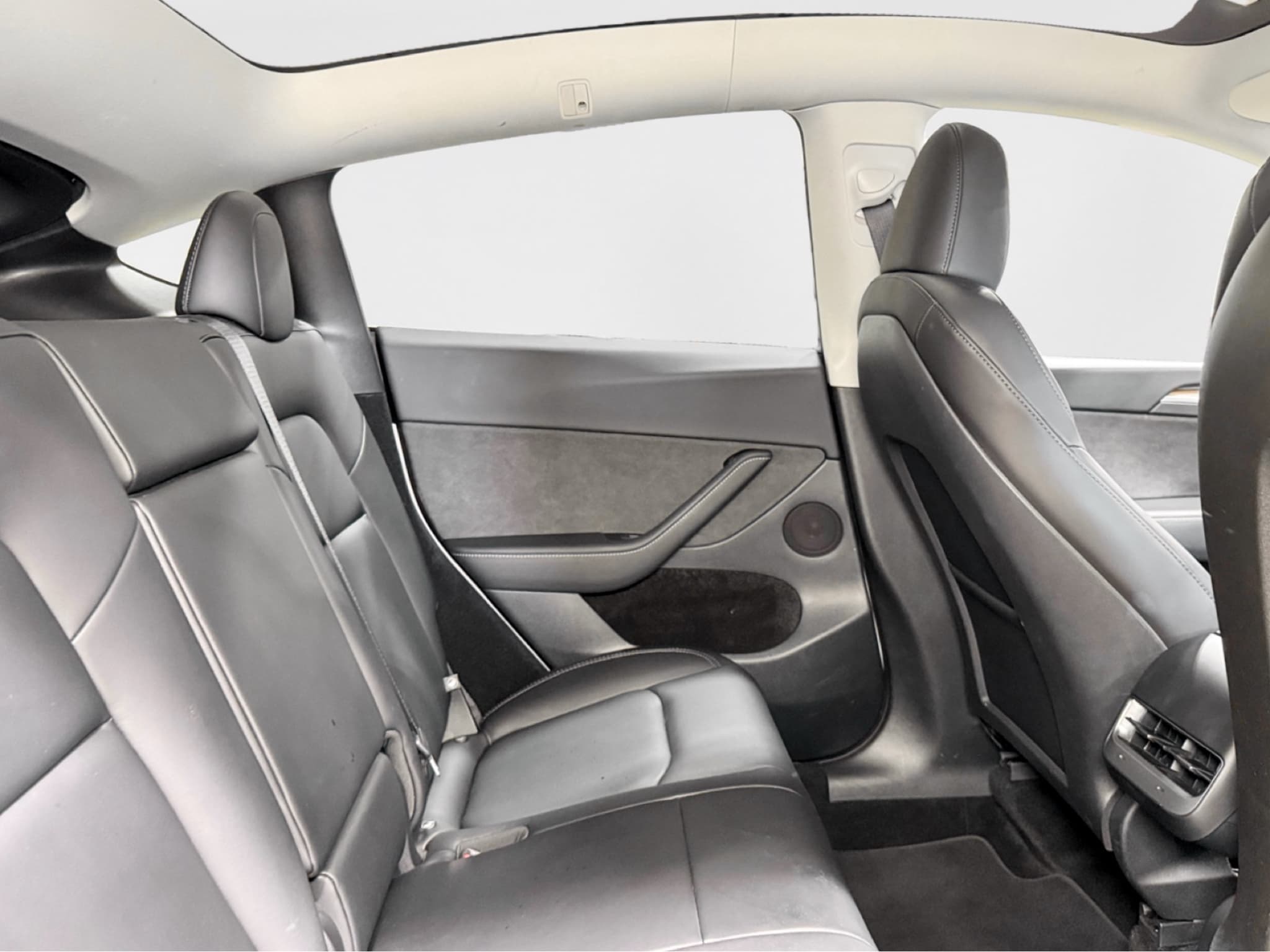 2024 Tesla Model Y view 20
