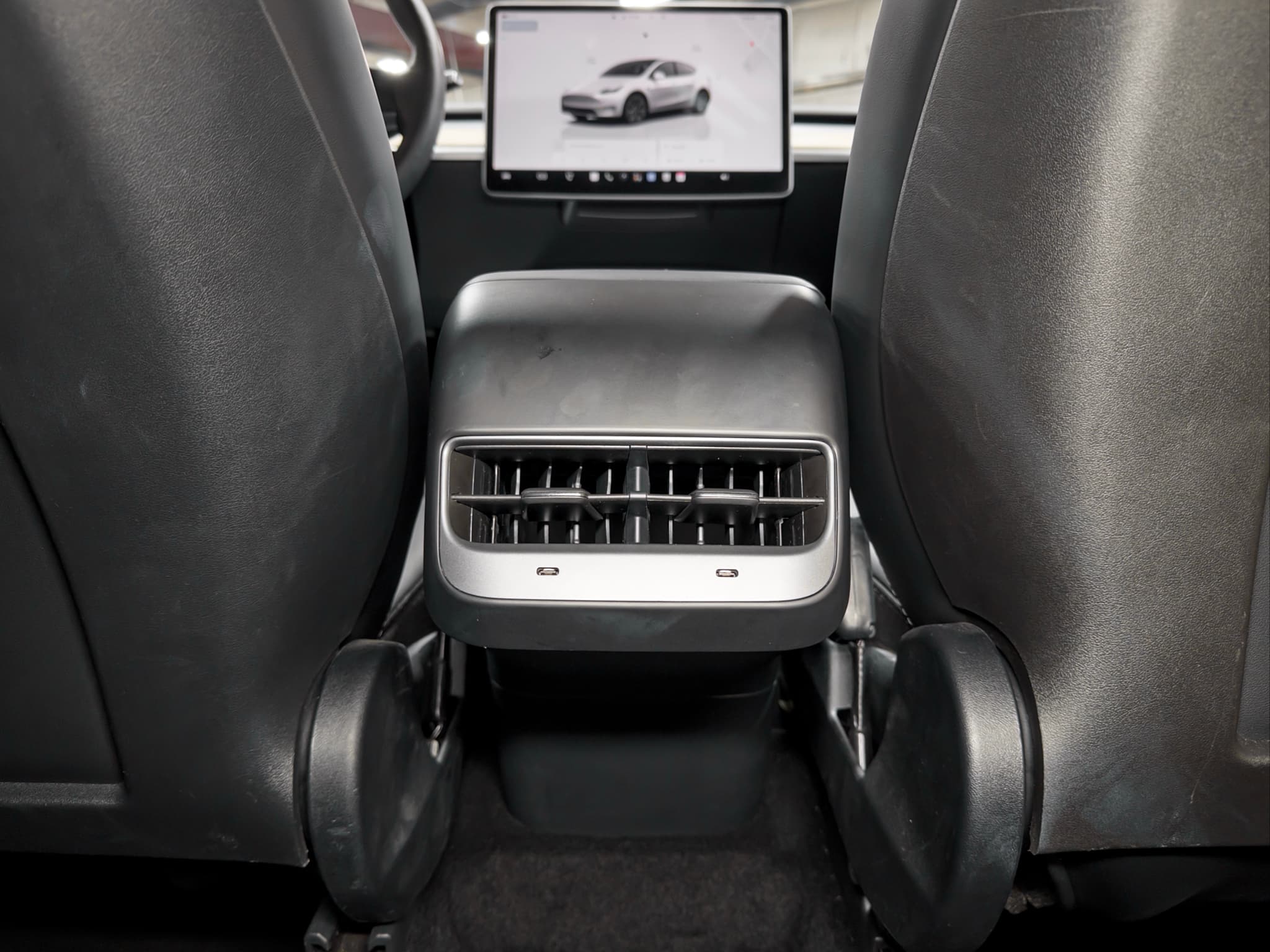 2024 Tesla Model Y view 19