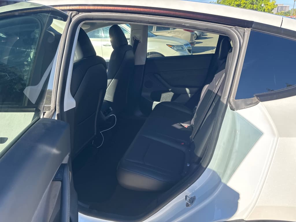 2024 Tesla Model Y view 7