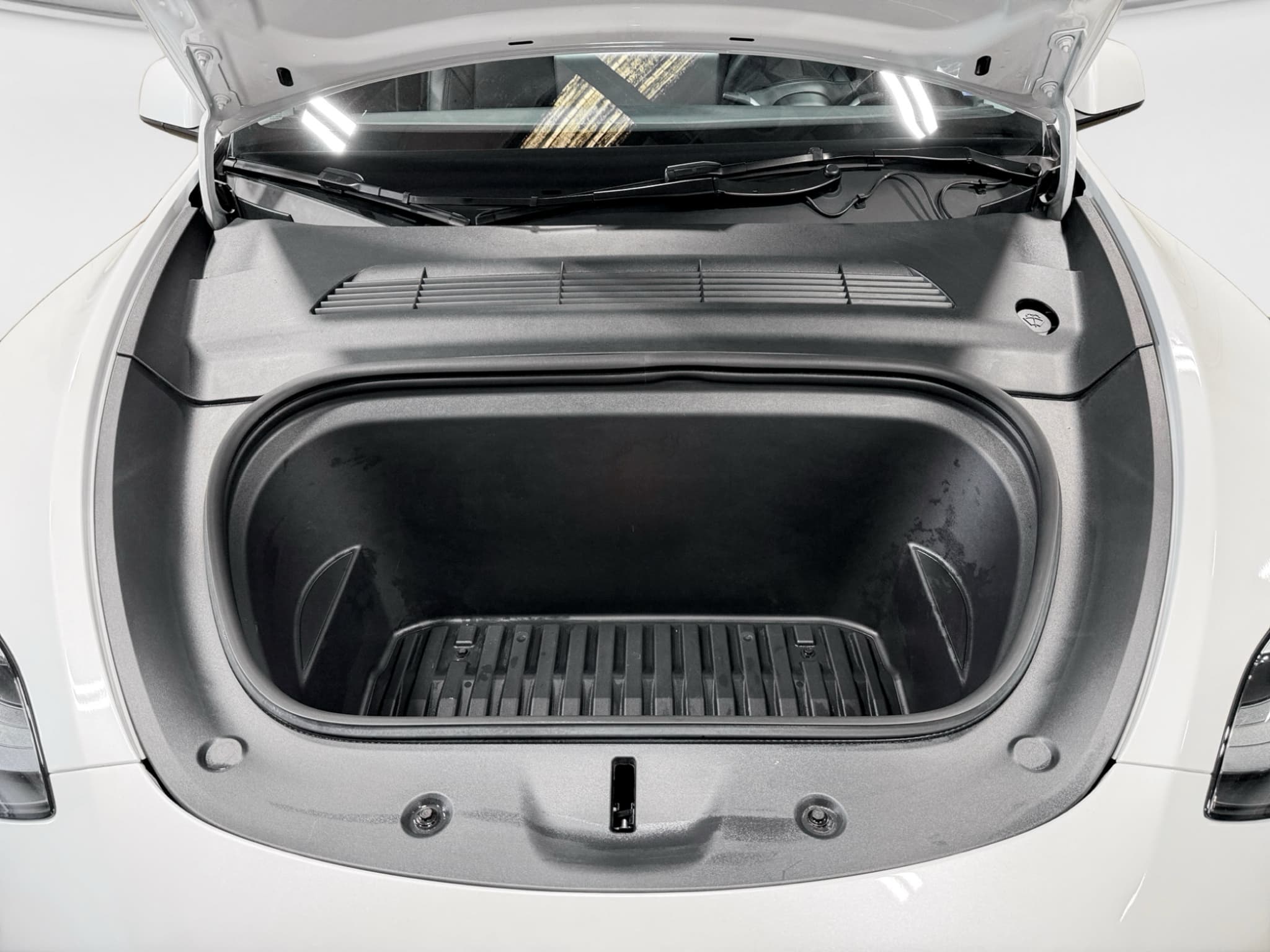 2024 Tesla Model Y view 23