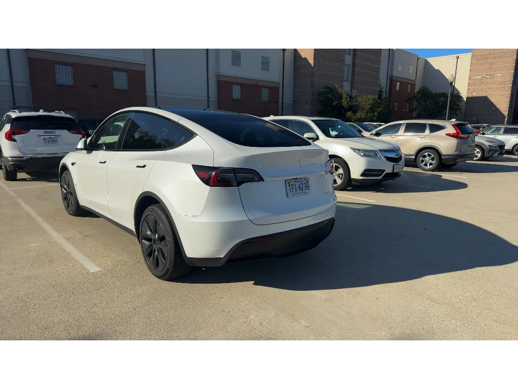 2024 Tesla Model Y view 4