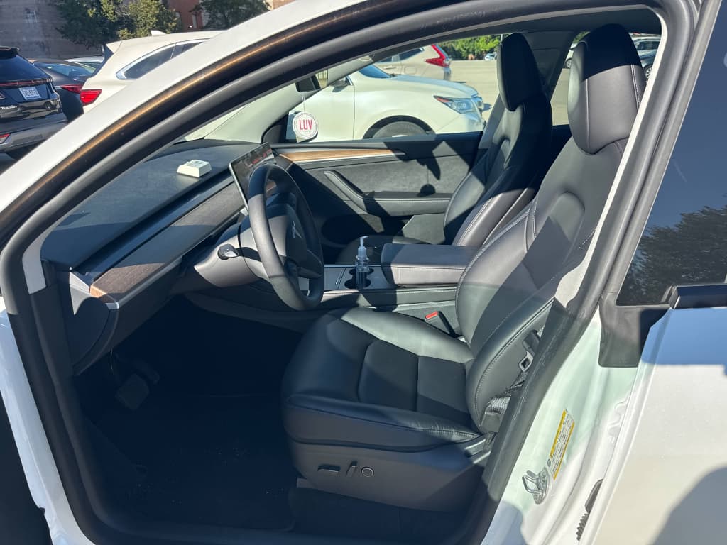 2024 Tesla Model Y view 6