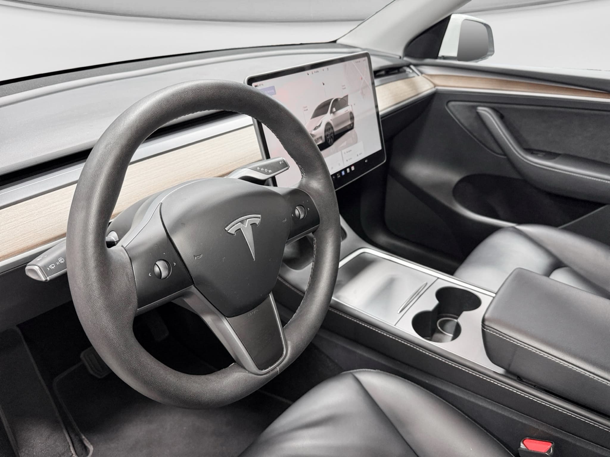 2024 Tesla Model Y view 16