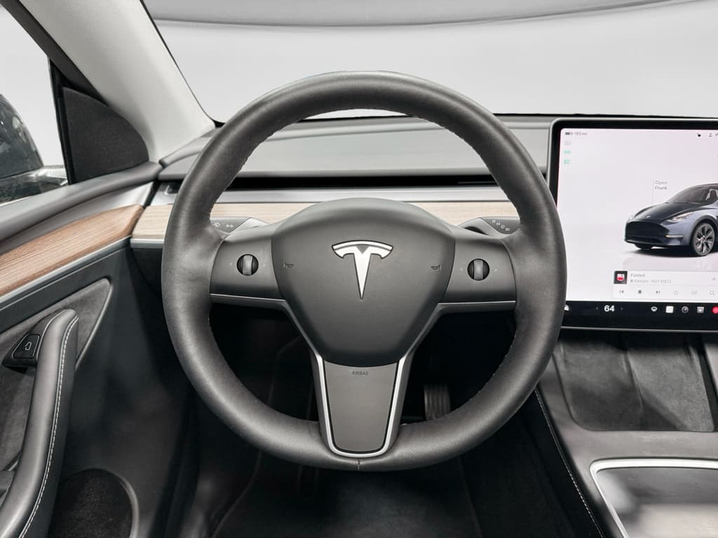 2024 Tesla Model Y view 7