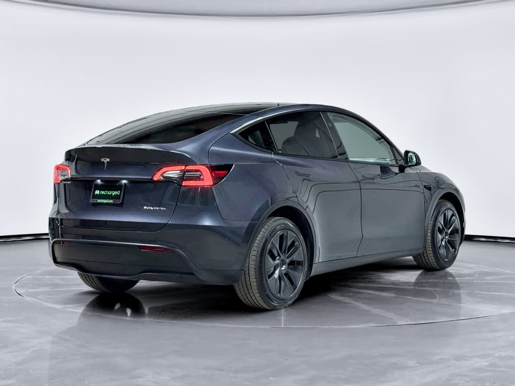 2024 Tesla Model Y view 3