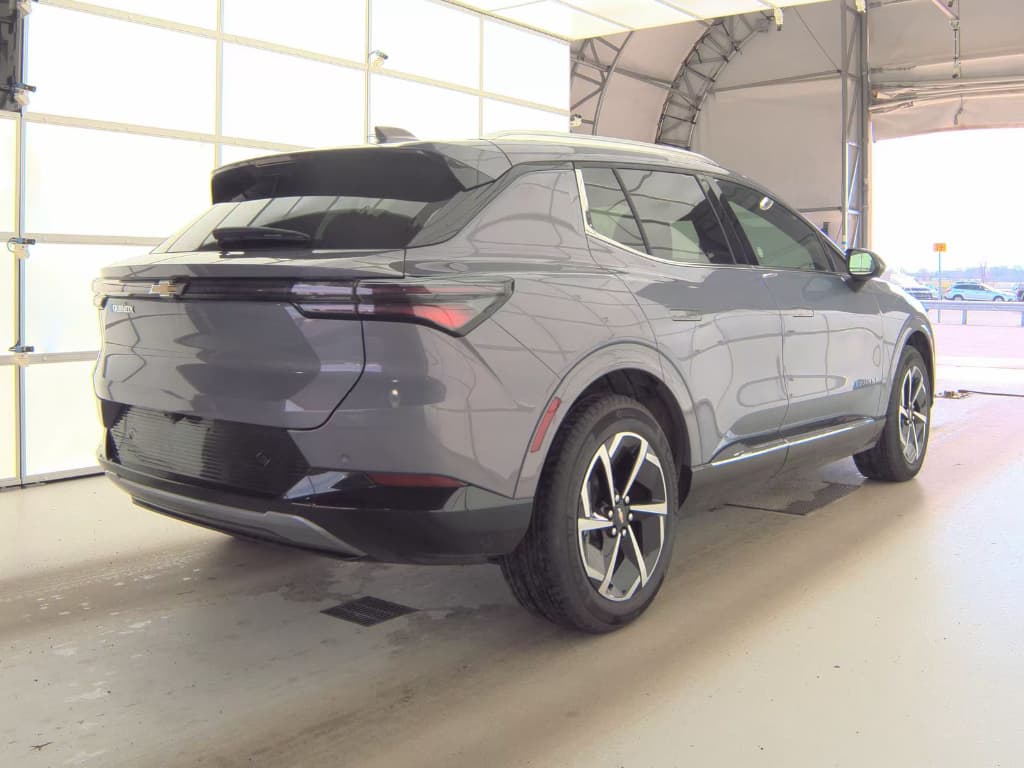 2025 Chevrolet Equinox EV view 3