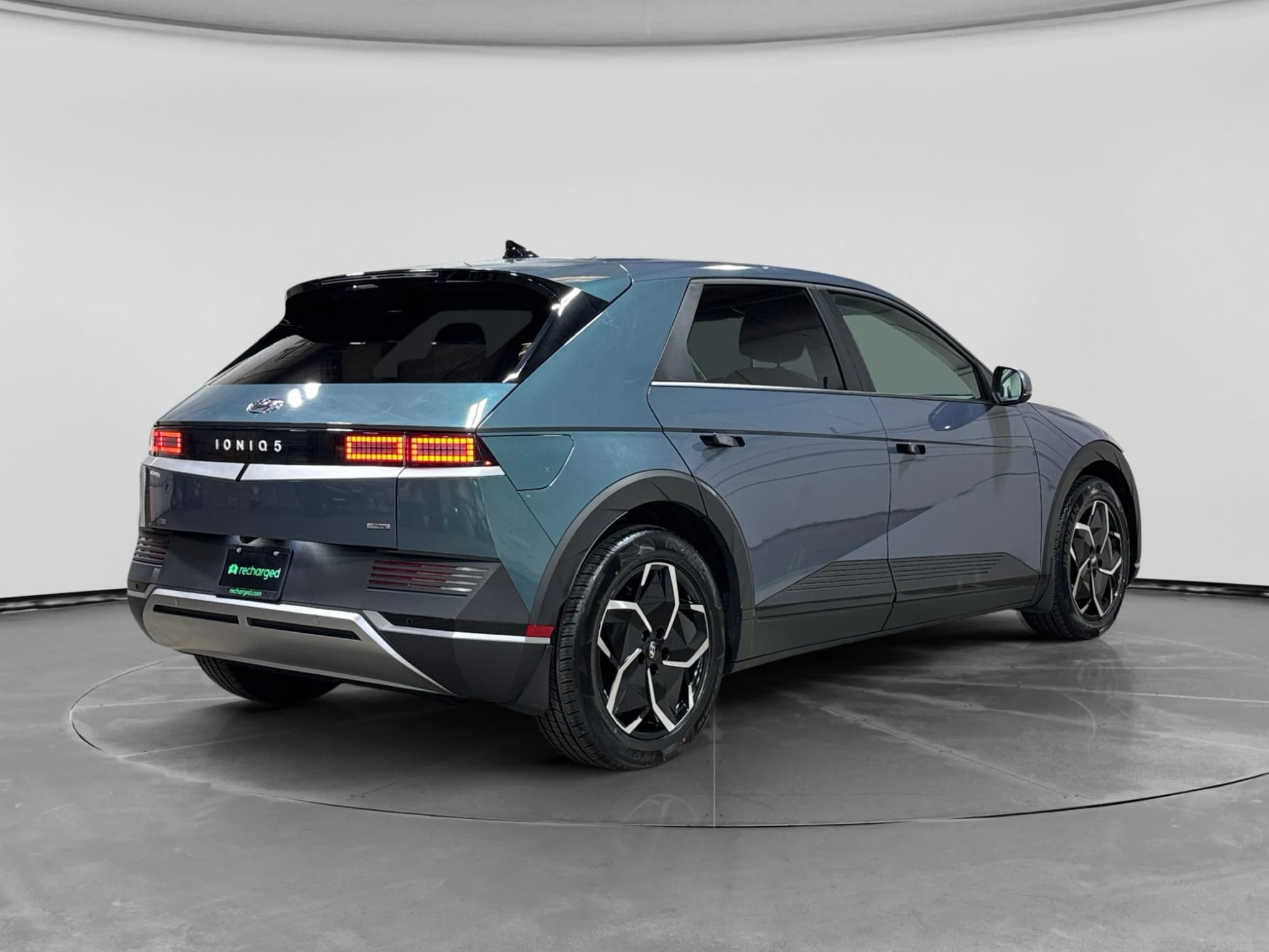 2023 Hyundai IONIQ 5 view 3