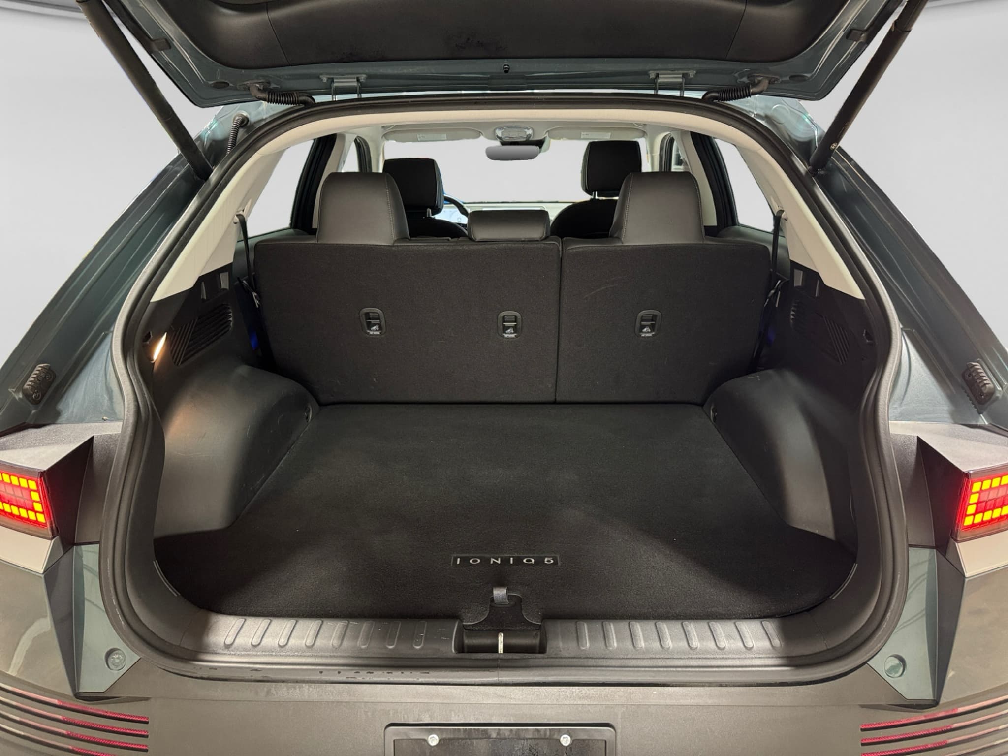 2023 Hyundai IONIQ 5 view 28