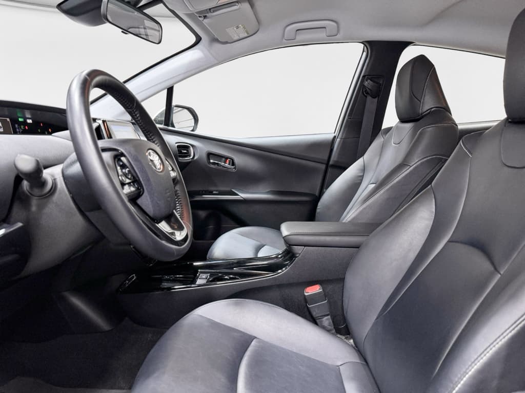 2022 Toyota Prius Prime view 17