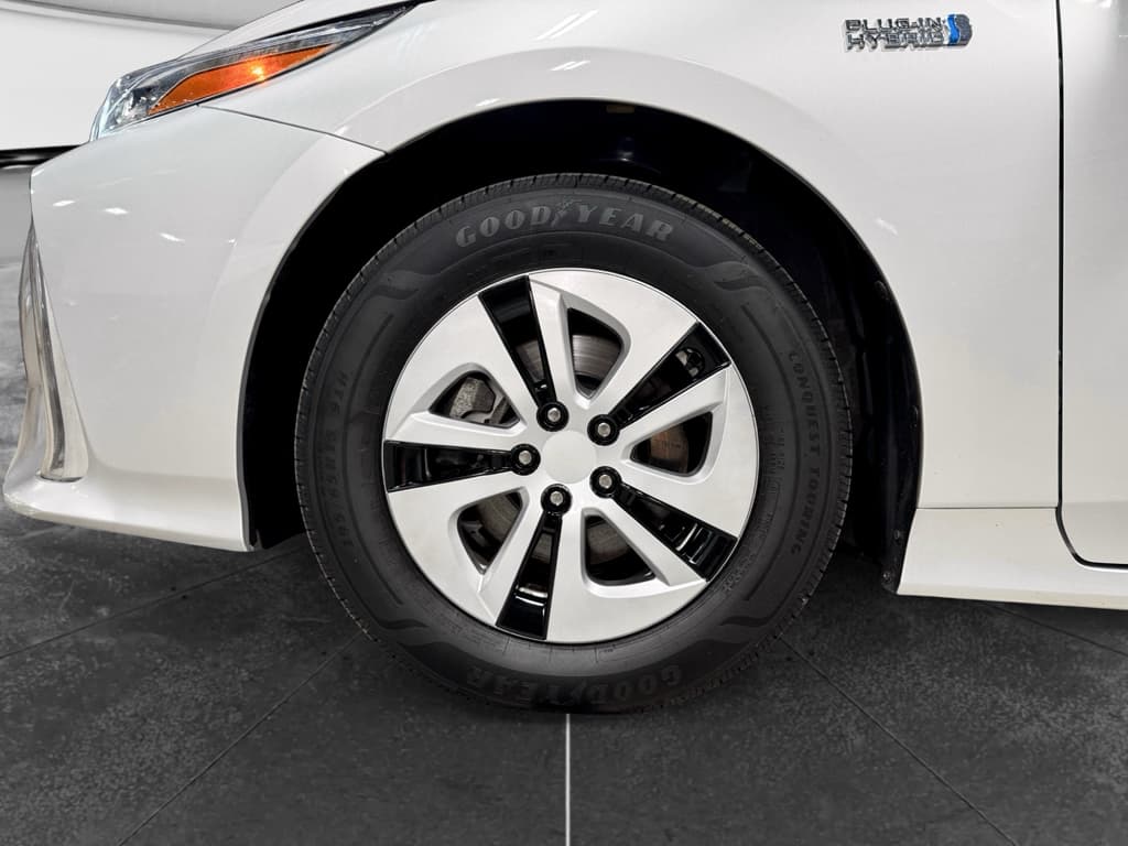 2022 Toyota Prius Prime view 28
