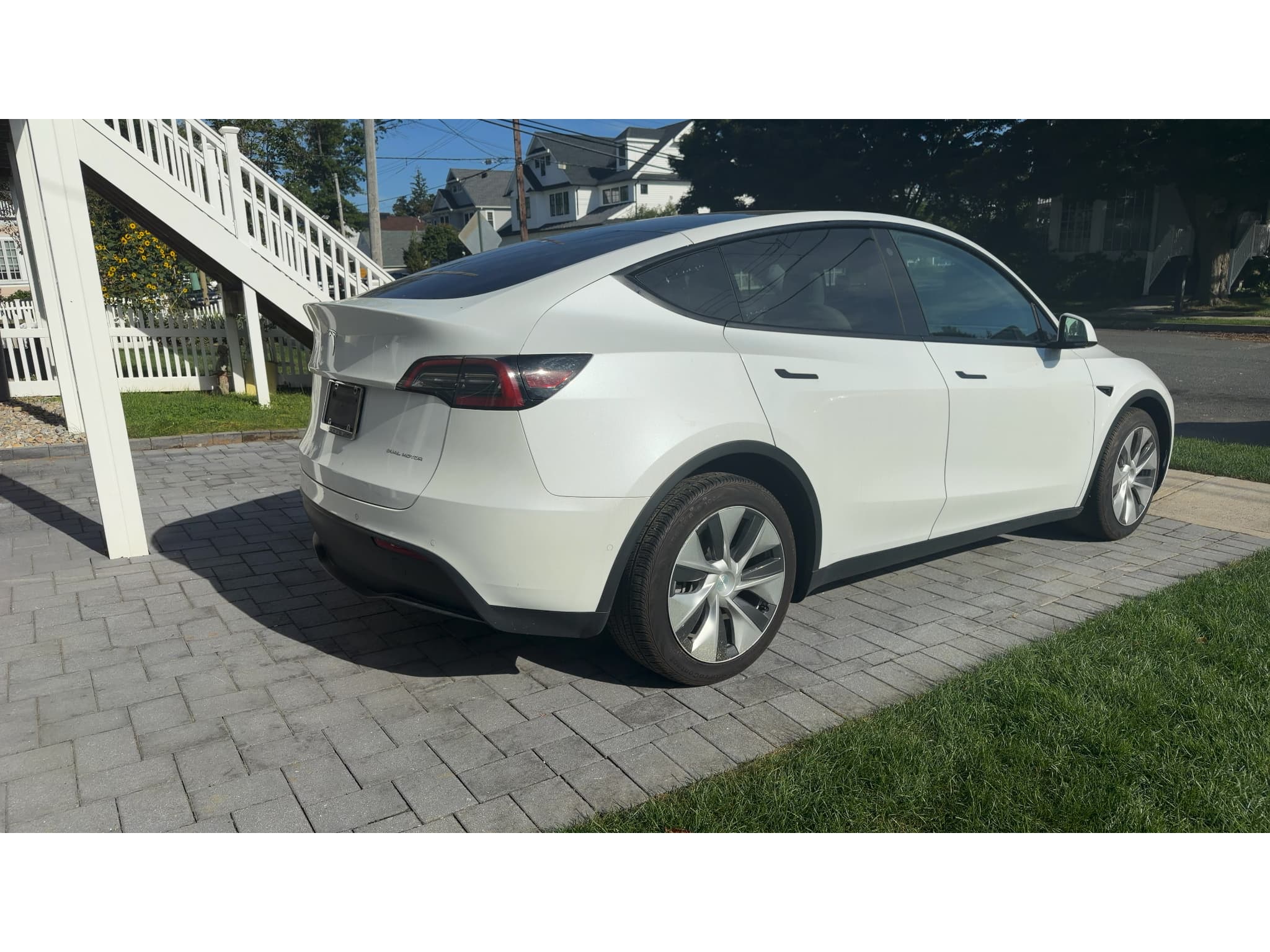 2021 Tesla Model Y view 6