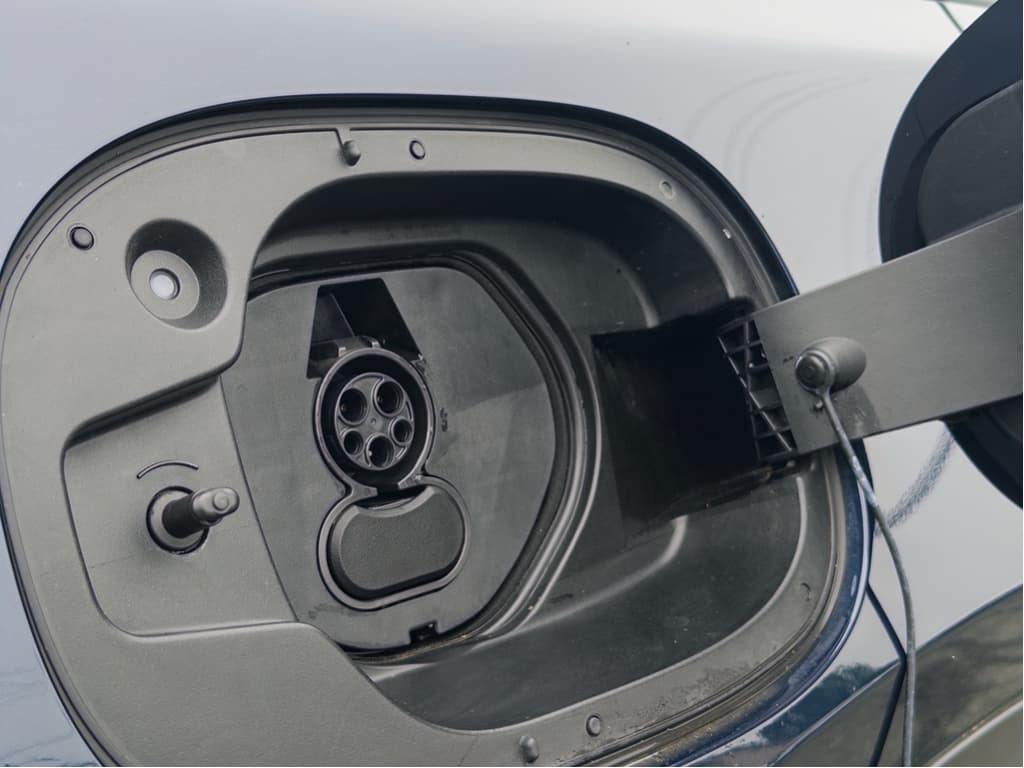 2025 Mazda CX-90 PHEV view 5
