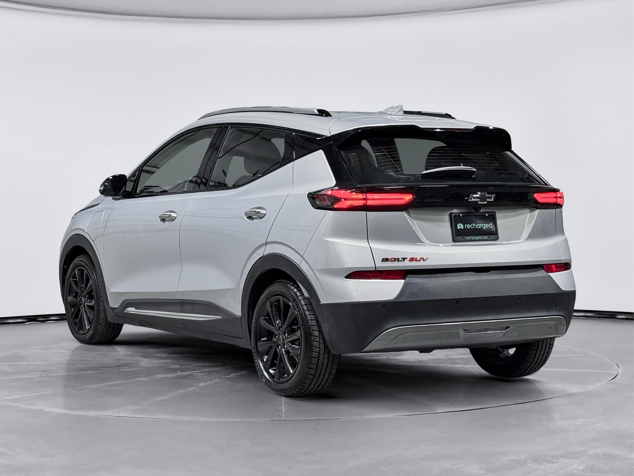 2023 Chevrolet Bolt EUV view 2