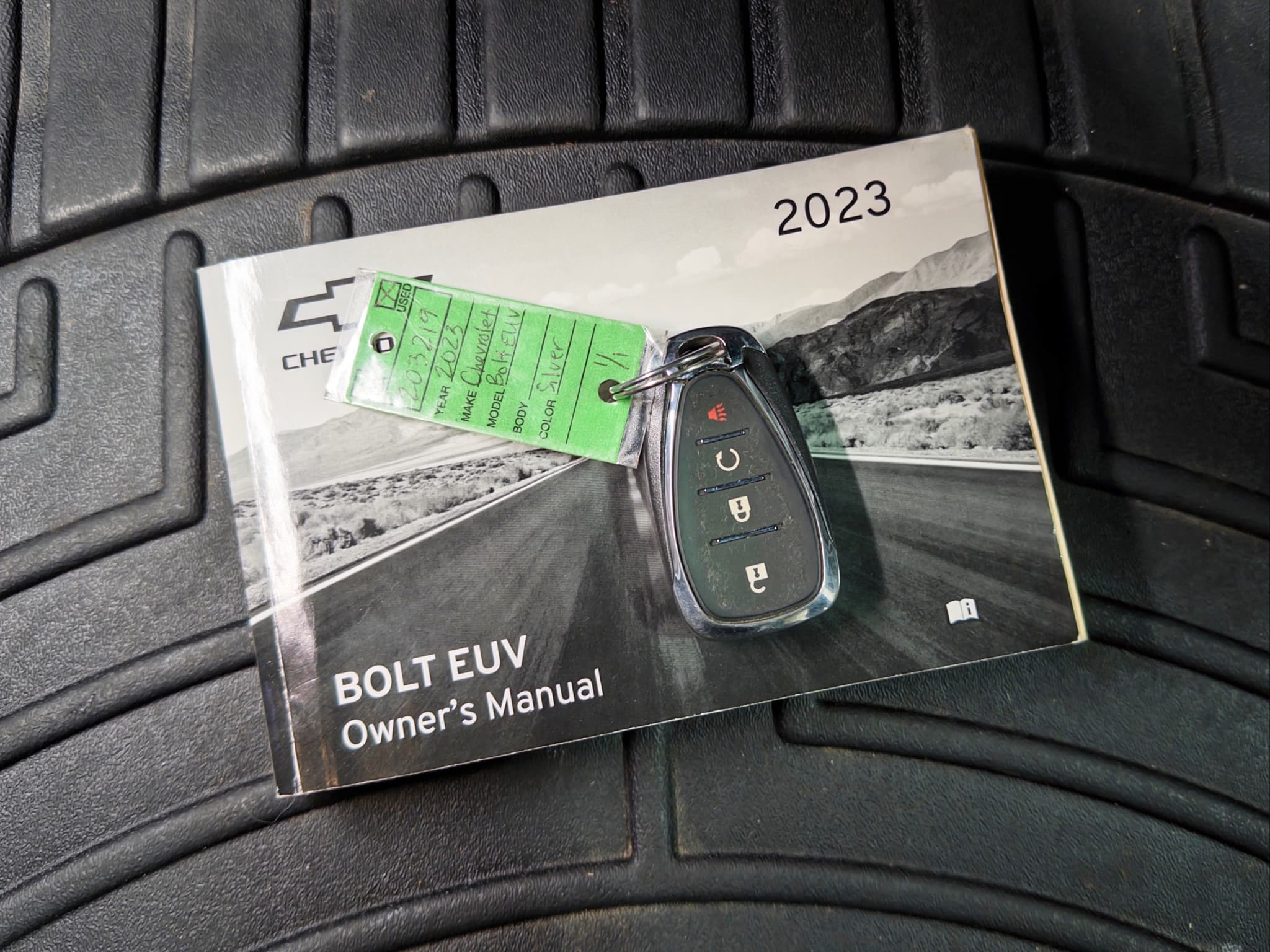 2023 Chevrolet Bolt EUV view 23