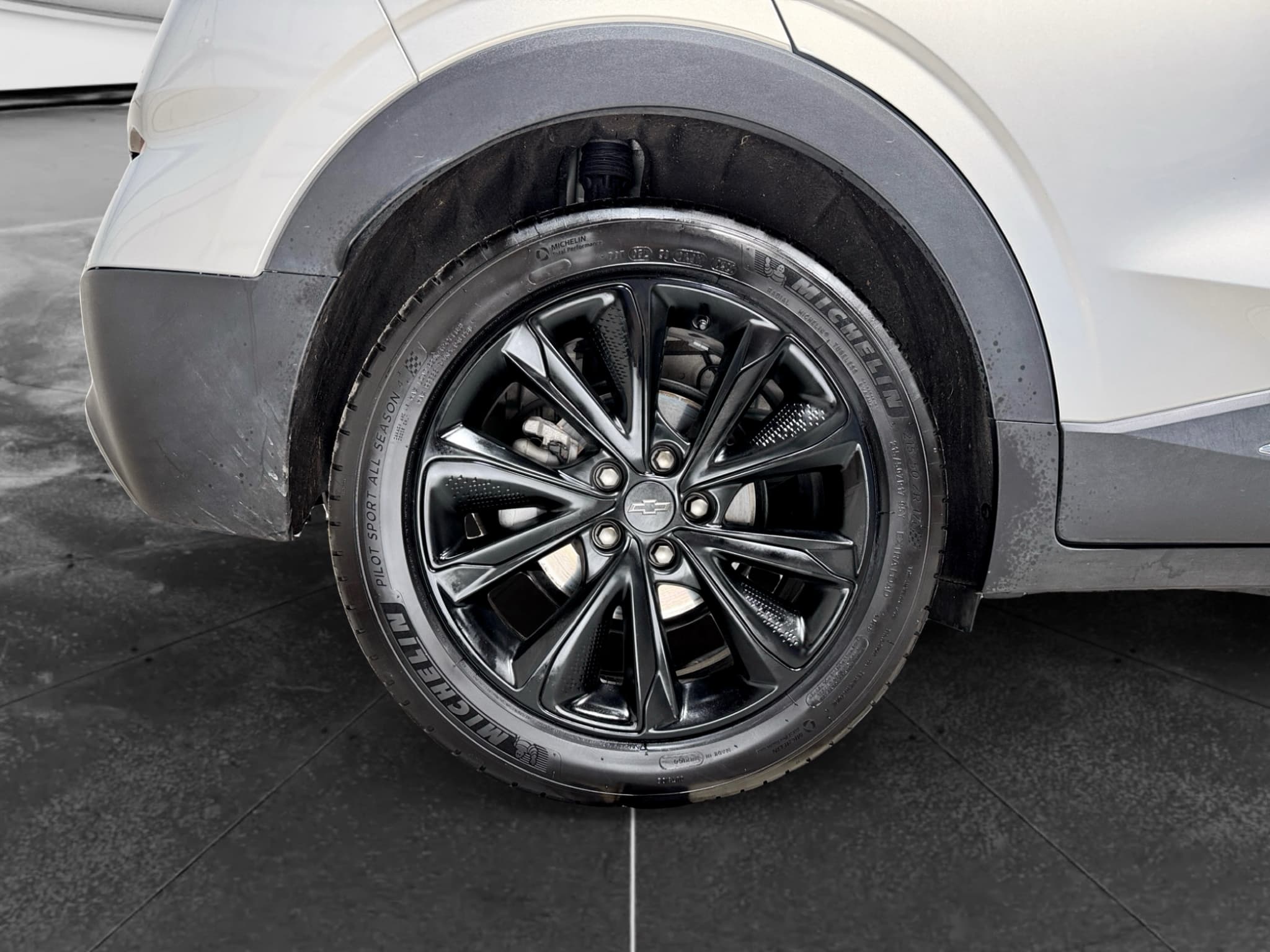 2023 Chevrolet Bolt EUV view 33