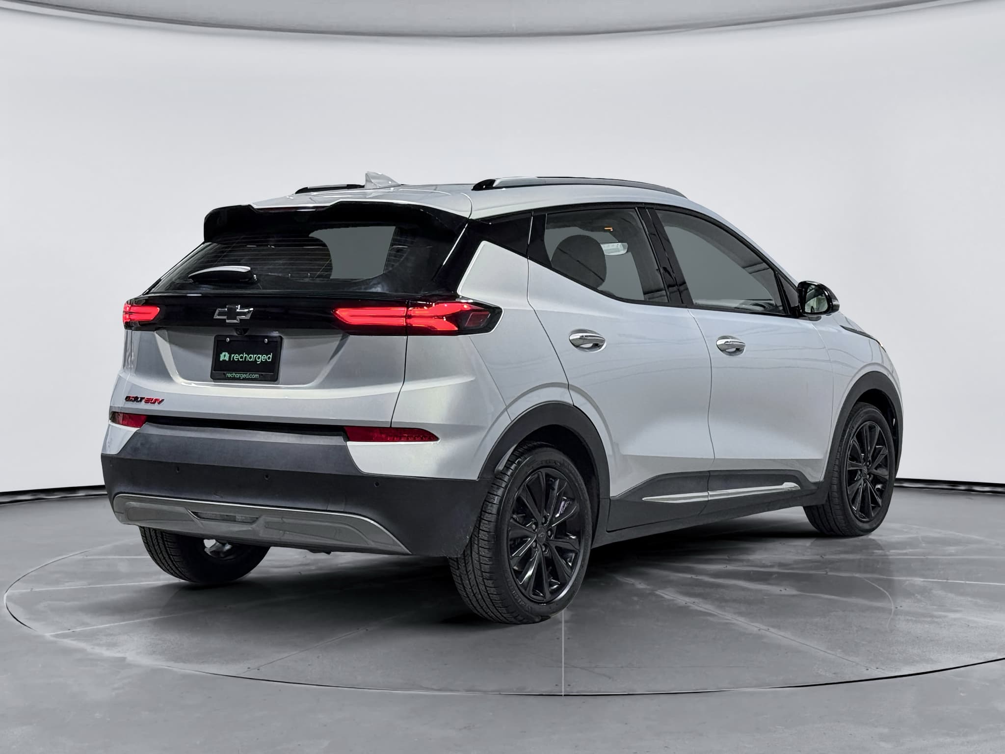 2023 Chevrolet Bolt EUV view 3