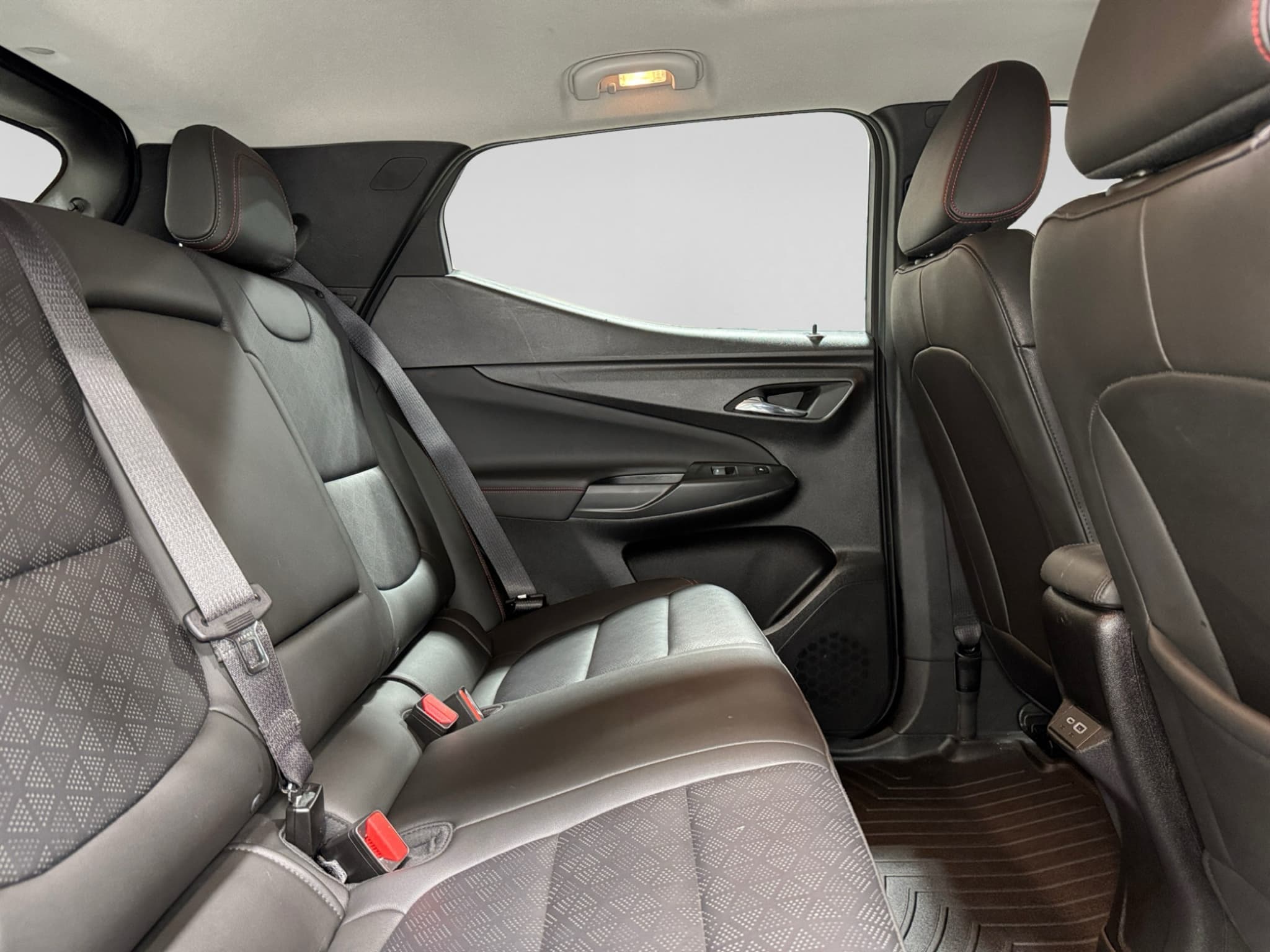 2023 Chevrolet Bolt EUV view 22