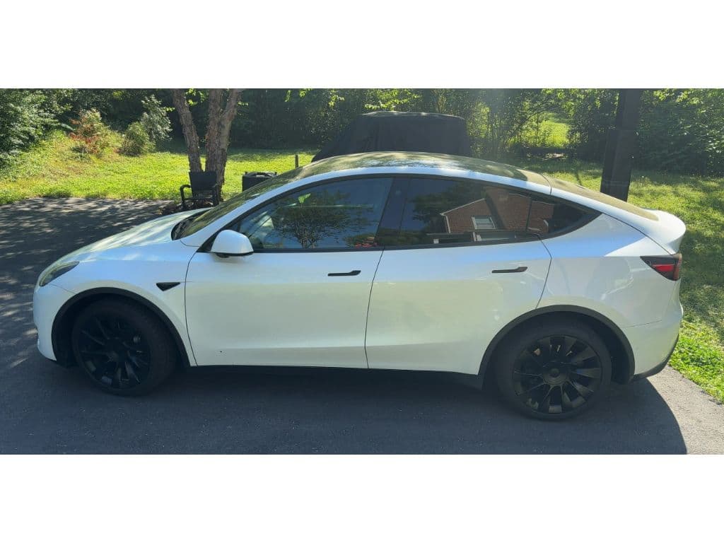 2021 Tesla Model Y view 3