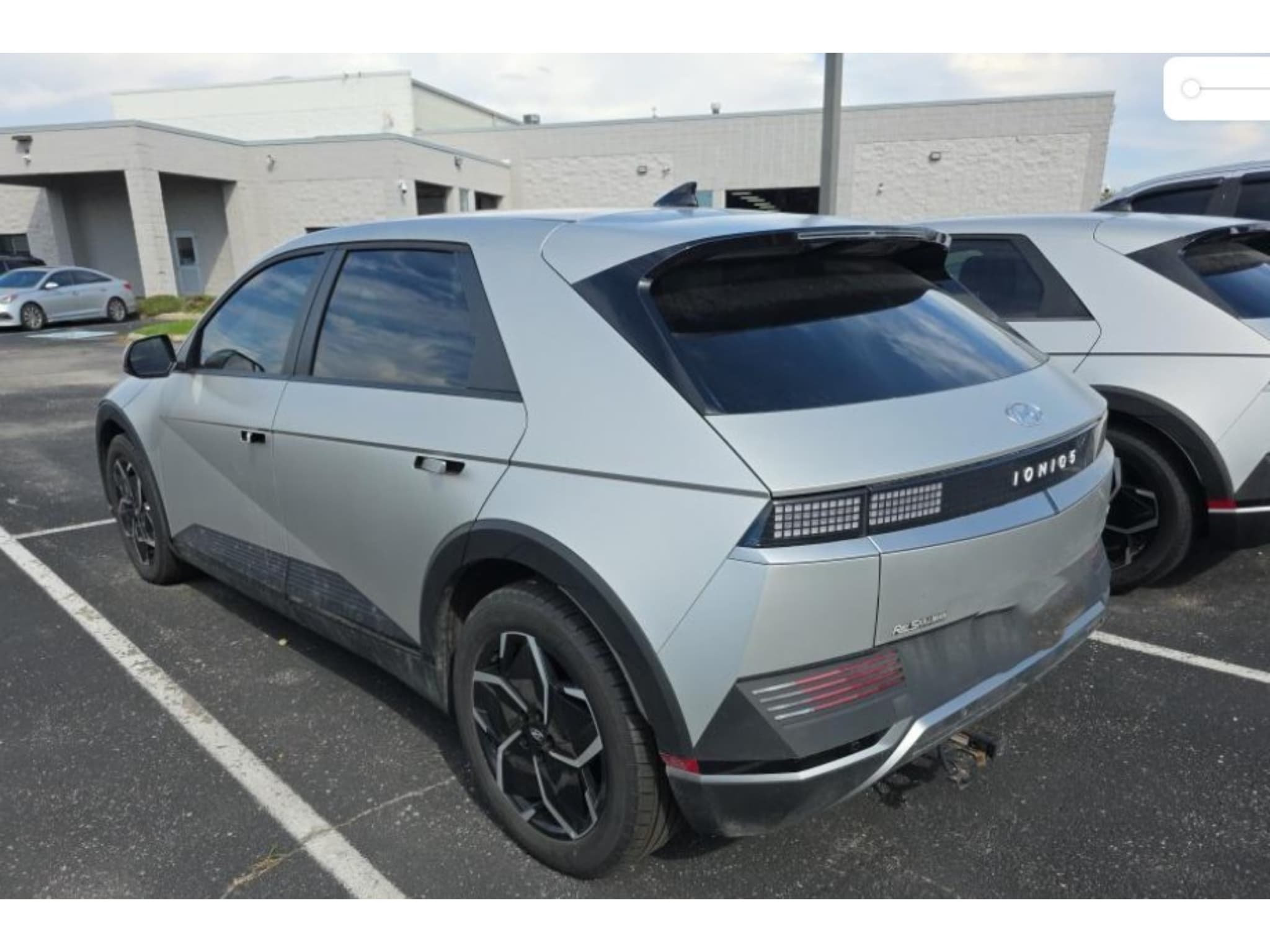 2023 Hyundai IONIQ 5 view 2